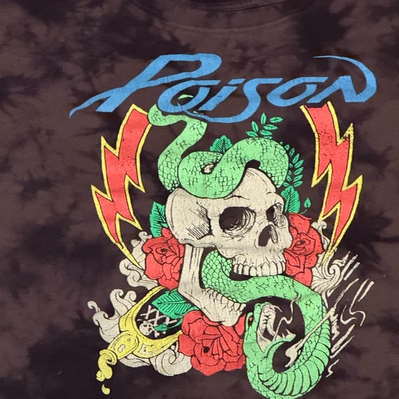 Women’s poison Edgy Black Crop Top with Skull and Snake Design - Picture 2 of 6